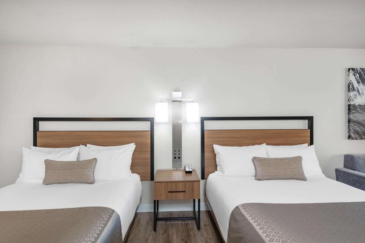 Wyndham Garden San Diego Exterior photo