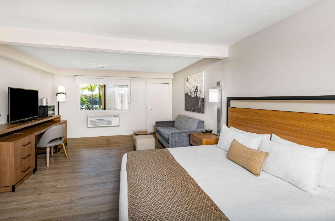 Wyndham Garden San Diego Exterior photo