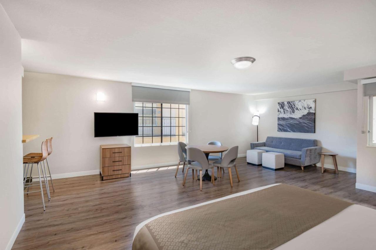 Wyndham Garden San Diego Exterior photo